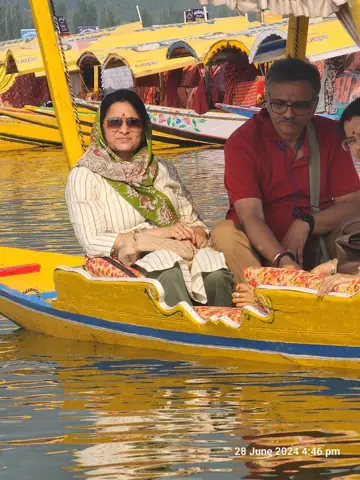 Lakshmi Singh - Unforgettable Kashmir Tour photo 1