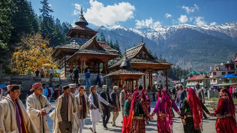 Culture of Manali – Music, Dance, Arts and Crafts
