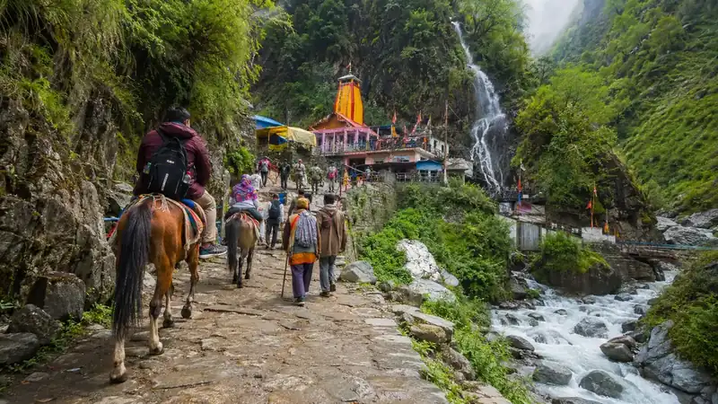 How to Reach Yamunotri - By Road, Bus, Car and Helicopter
