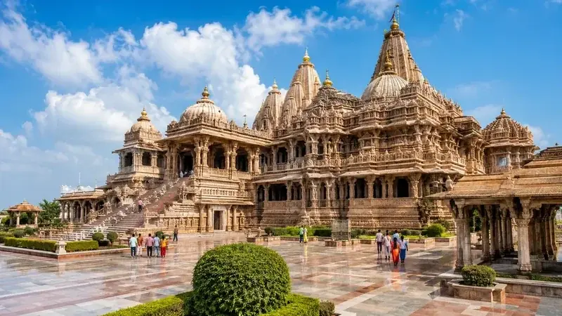 20 Sacred Hindu Temples in India You Should Visit Once