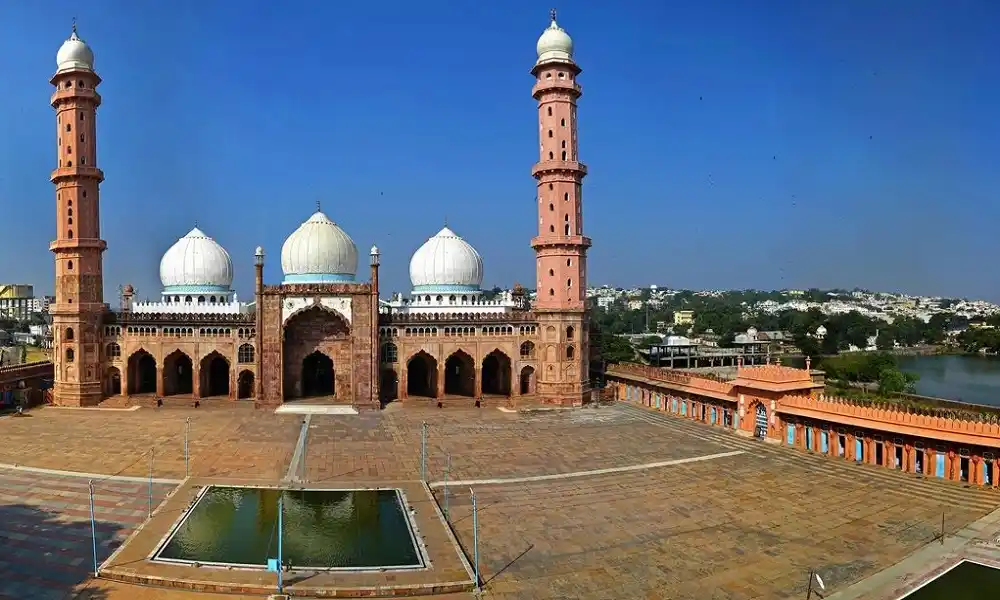 Taj ul Masjid In bhopal