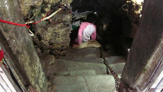 Patal Bhuvaneshwar Cave