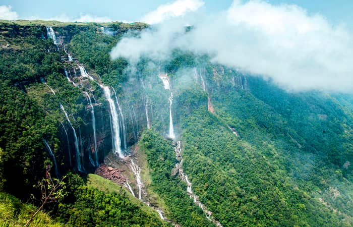 Nohsngithiang Falls