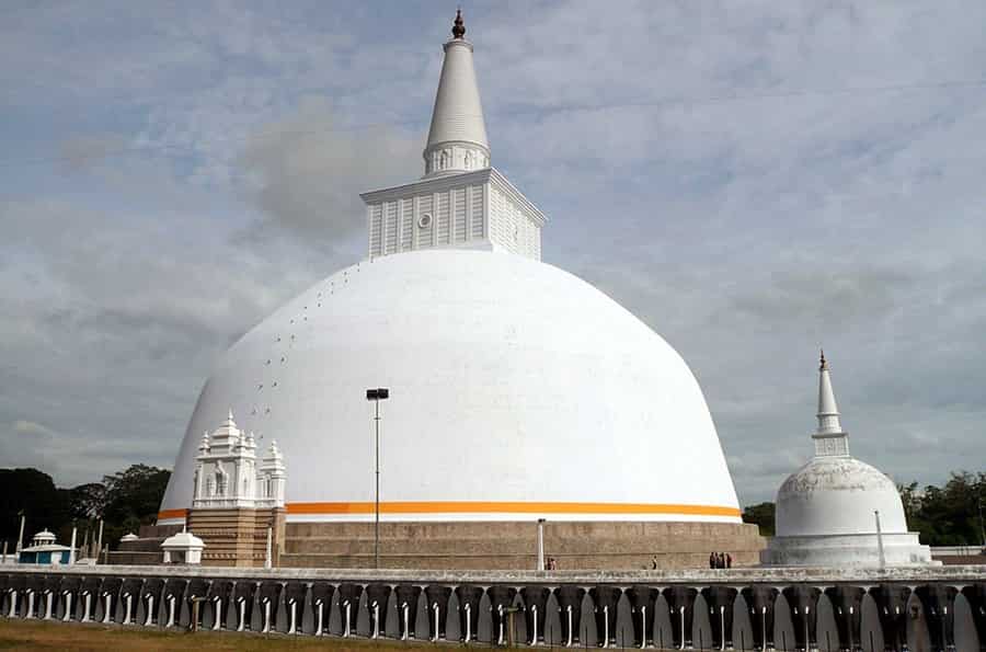 Dona Stupa