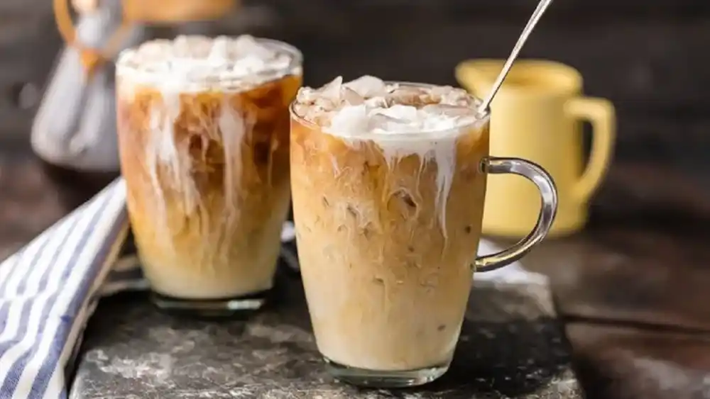 Cà Phê Sữa – Iced Milk Coffee